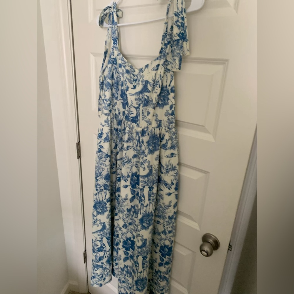 Lush Women's Blue & White Floral Maxi Dress